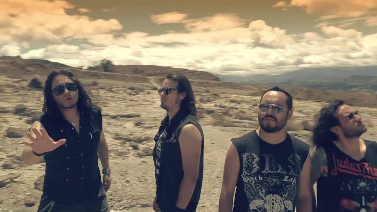 BAJO SUEÑOS estrena videoclip «Una vez más»